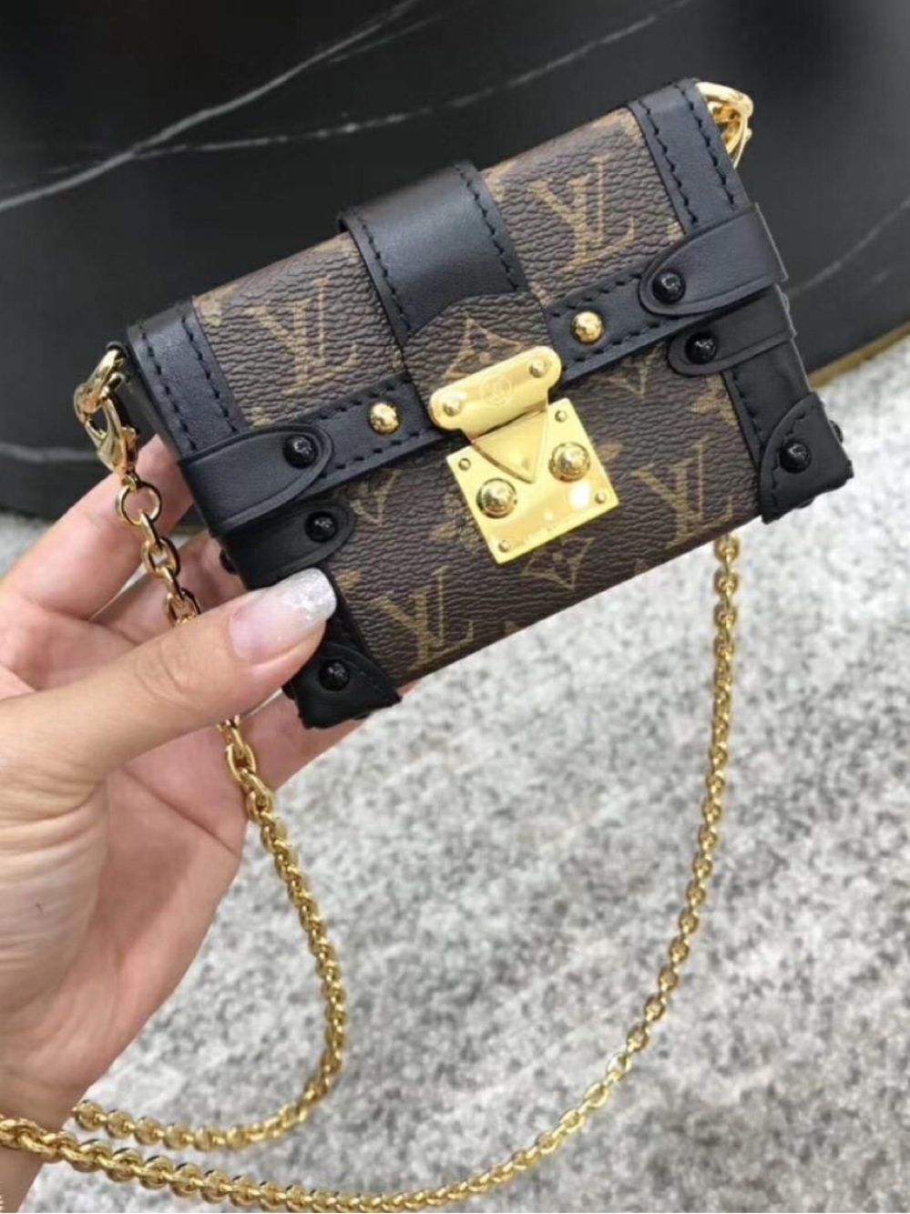 🤎Louis Vuitton Essential Trunk Monogram Mini Shoulder Bag